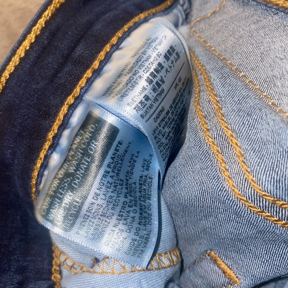 502 Levi Jeans - Picture 7 of 7